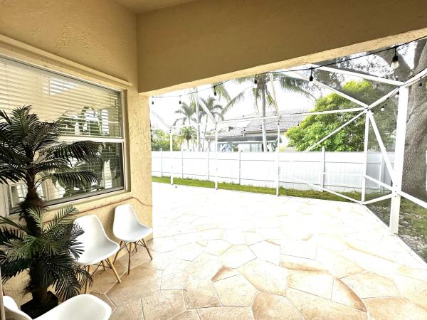Classic Vista, 15850 NW 11th St, Pembroke Pines, Florida 33028, image 1