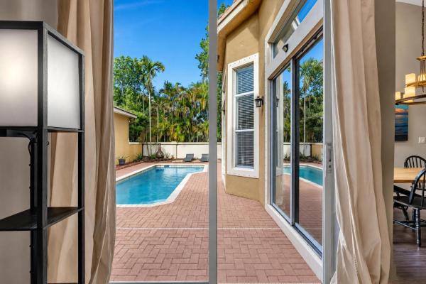 Villa Sorrento At Heron Bay, 5828 NW 121st Ave, Coral Springs, Florida 33076, image 2