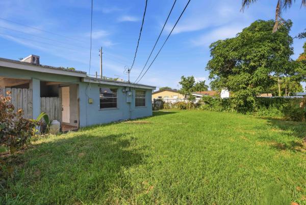 Scott Lake Manor, 980 NW 183rd St, Miami Gardens, Florida 33169, image 2