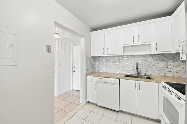 Isle Of Boca Dunes, 9300 SW 8th St #219, Boca Raton, Florida 33428, image 2