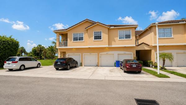 Crestwood At Carolina, 2927 Crestwood Ter #7201, Margate, Florida 33063, image 3
