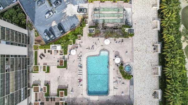 Coronado Tower 1, 20335 W Country Club Dr #2107, Aventura, Florida 33180, image 2