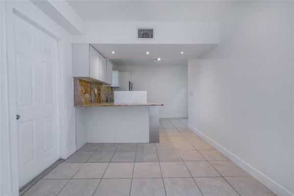 20 NE 169th St #1-2, North Miami Beach, Florida 33162, image 1