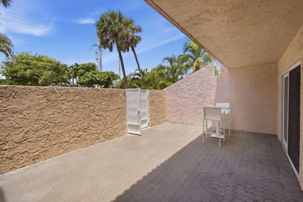Hillsboro Square, 1173 Hillsboro Mile #2-2, Hillsboro Beach, Florida 33062, image 3