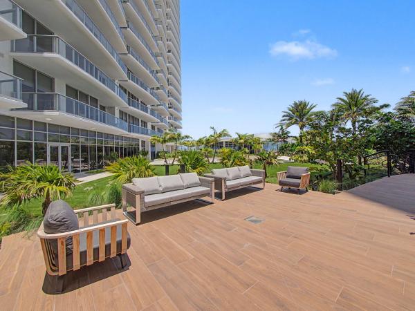 220 Lake Shore Dr DRIVE #621, Lake Park, Florida 33403, image 1