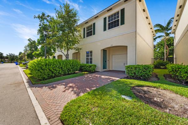 Orchid Grove, 144 SW 7th Ct, Pompano Beach, Florida 33060, image 2