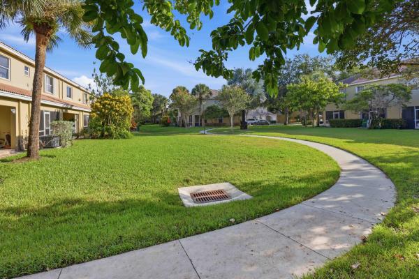 Pelican Pointe, 12207 SW 6th St, Pembroke Pines, Florida 33025, image 2