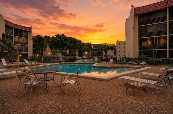 Plantation Club, 6855 W Broward Blvd #201, Plantation, Florida 33317, image 1