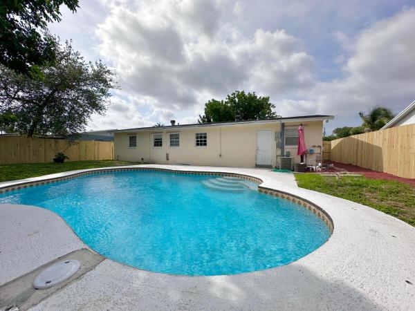 Gramercy Park, 4845 Andros Dr, West Palm Beach, Florida 33407, image 2