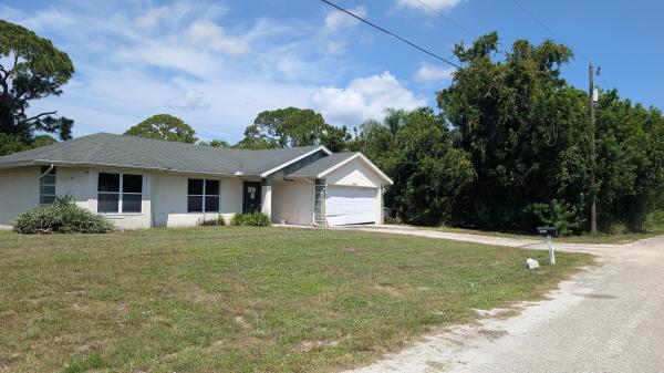 San Lucie Plaza, 2501 Iroquois Ave, Fort Pierce, Florida 34946, image 1