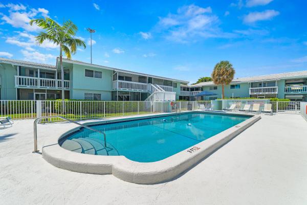 River House Gardens, 322 N Federal Hwy #232, Deerfield Beach, Florida 33441, image 3