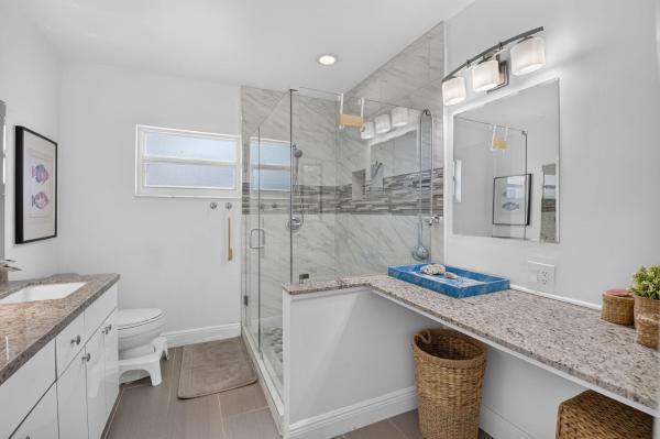 700 NE 70th St, Boca Raton, Florida 33487, image 1