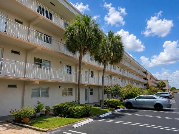 Village Royale Greenhaven, 230 NE 26th Ave #4040, Boynton Beach, Florida 33435, image 3