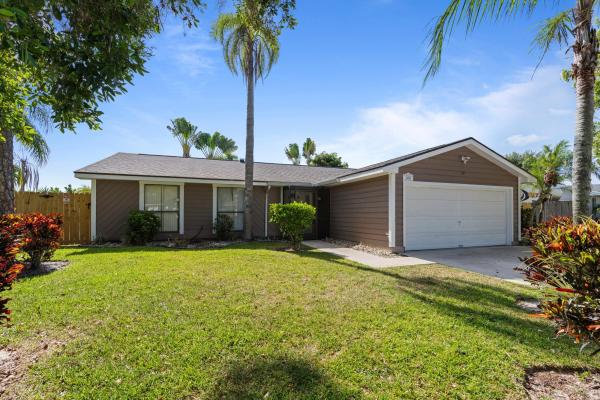 Crestwood, 108 Cambridge Ln, Royal Palm Beach, Florida 33411, image 3