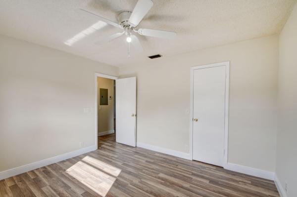 1733 3rd Ave N #24, Lake Worth Beach, Florida 33460, image 2