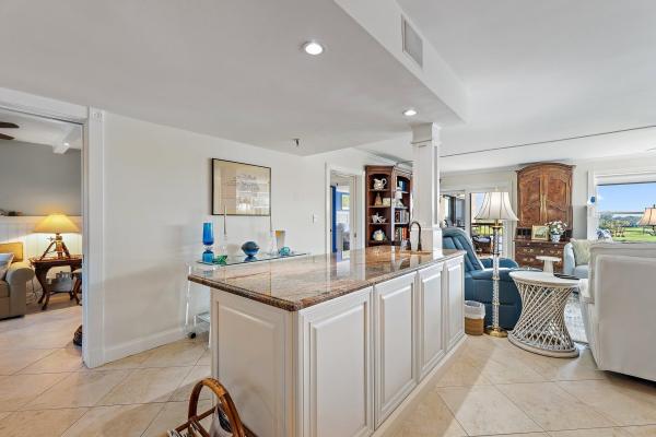Everglades, 374 Golfview Rd #405, North Palm Beach, Florida 33408, image 3