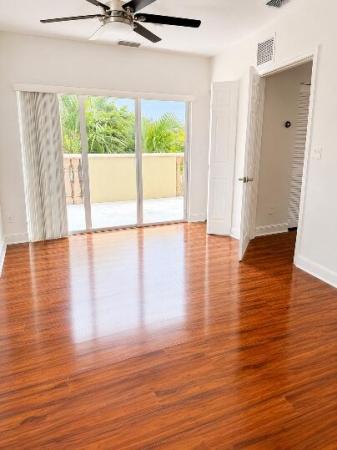 Victoria Park Townhomes, 620 NE 7th Ave, Fort Lauderdale, Florida 33304, image 2