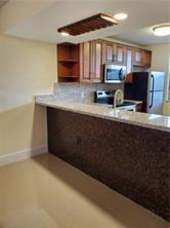 Whitehall 2 Of Pine Island Ridge, 1719 Whitehall Dr #303, Davie, Florida 33324, image 2