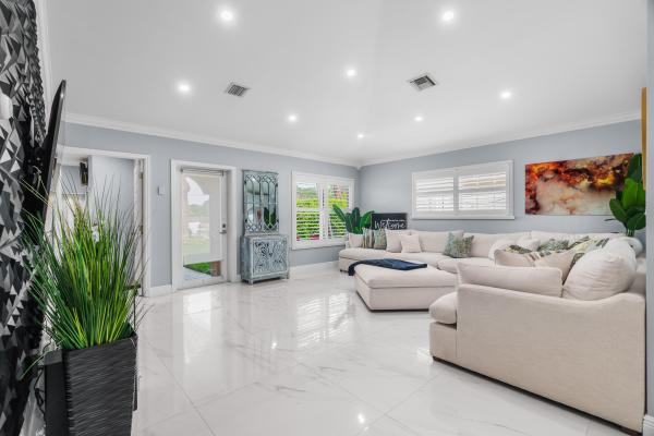 533 NE 1st Ave, Deerfield Beach, Florida 33441, image 1