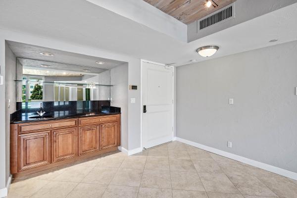 Mizner Court, 120 SE 5th Ave #223, Boca Raton, Florida 33432, image 3