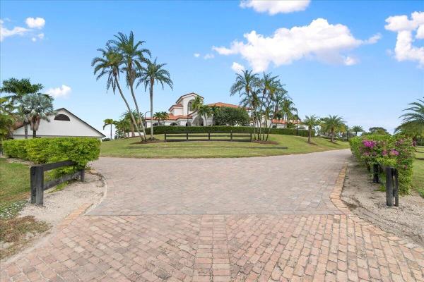 Lakefield North, 1820 S Club Dr, Wellington, Florida 33414, image 3