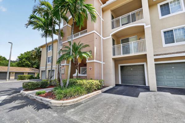 6370 Emerald Dunes Dr #203, West Palm Beach, Florida 33411, image 3