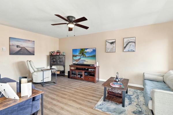 2920 Cynthia Ln #202, Lake Worth Beach, Florida 33461, image 2