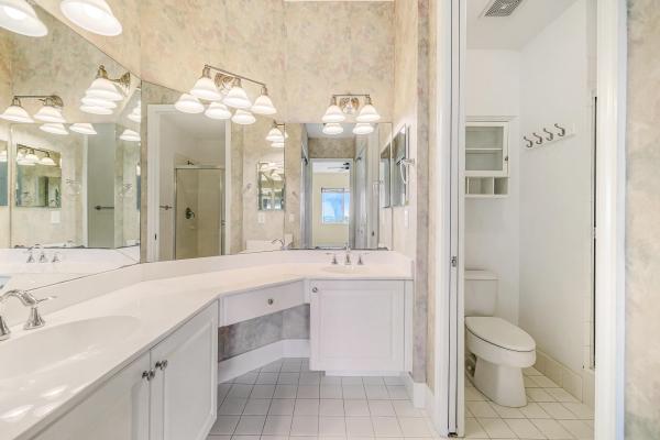 Royal Point At Palm-Aire, 3600 Oaks Clubhouse Dr #505, Pompano Beach, Florida 33069, image 2