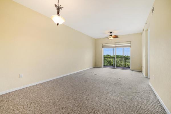 Royal Point At Palm-Aire, 3600 Oaks Clubhouse Dr #505, Pompano Beach, Florida 33069, image 2