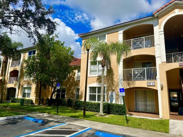Club Caribe, 5620 NW 61st St #1208, Coconut Creek, Florida 33073, image 1
