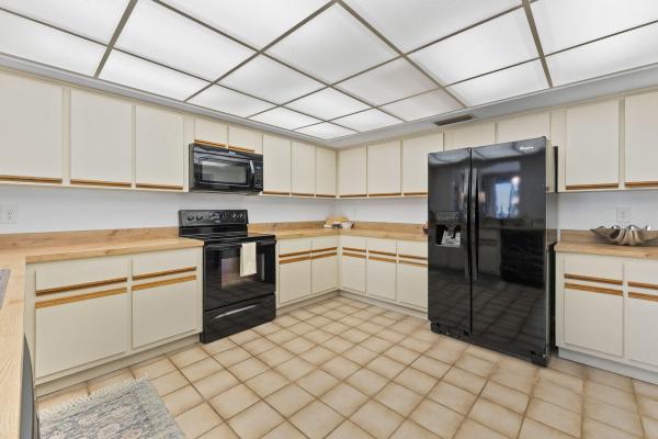 Lakeshore Village Of Meadowood, 3400 Twin Lakes Ter #206, Fort Pierce, Florida 34951, image 1