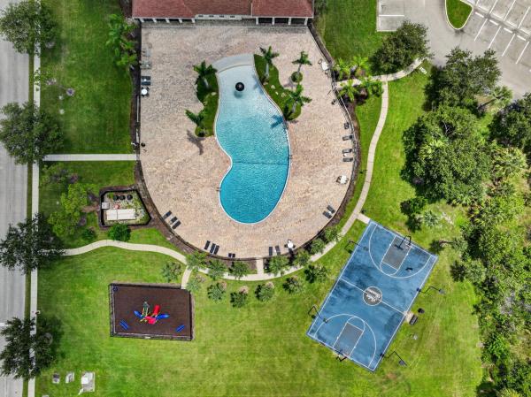 Morningside Palm Breezes Club, 9517 Silver Sands Ln, Fort Pierce, Florida 34945, image 1