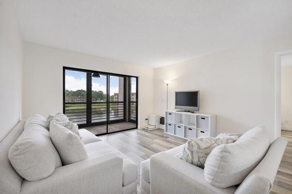 Sunrise Lakes 4, 10444 NW 30th Ct #307, Sunrise, Florida 33322, image 3