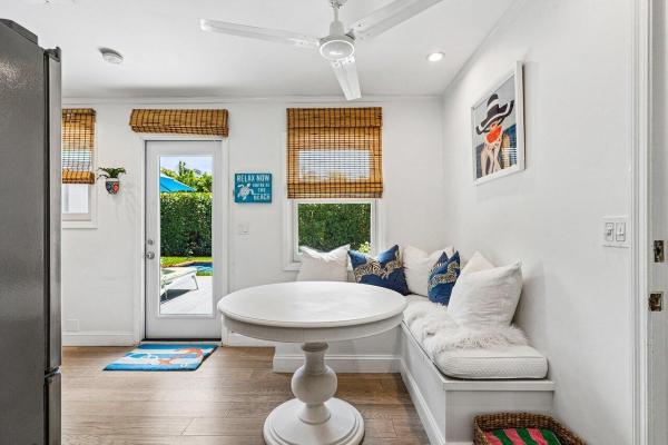 Manana Estates, 210 Debra Ln, Palm Beach, Florida 33480, image 3