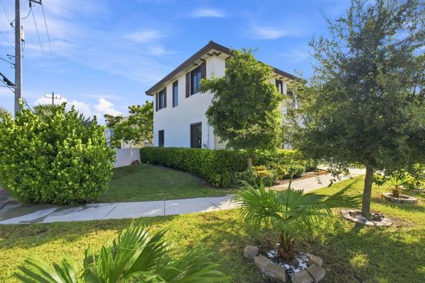 Ocean Drive Estates, 1090 SE 3rd St, Pompano Beach, Florida 33060, image 1