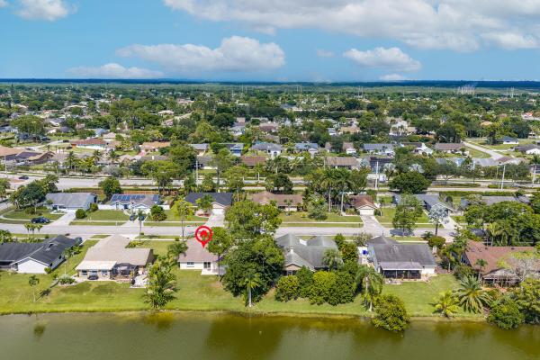Huntington Woods, 217 Parkwood Dr S, Royal Palm Beach, Florida 33411, image 2