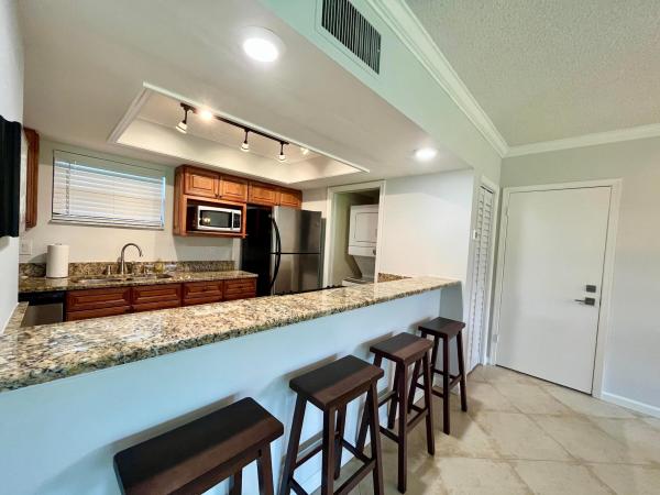 Tennis Lodges, 11863 Wimbledon Cir #400, Wellington, Florida 33414, image 2