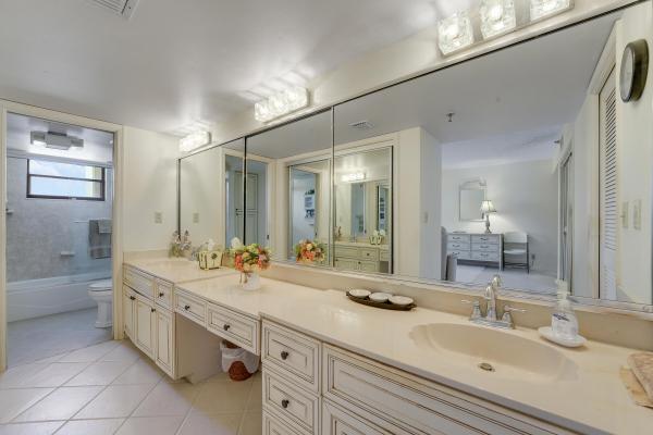 Everglades, 372 Golfview Rd #403, North Palm Beach, Florida 33408, image 2