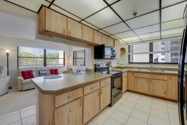 Everglades, 372 Golfview Rd #403, North Palm Beach, Florida 33408, image 1