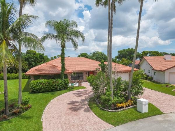 Les Jardins At Woodmont, 8501 NW 80th St, Tamarac, Florida 33321, image 1