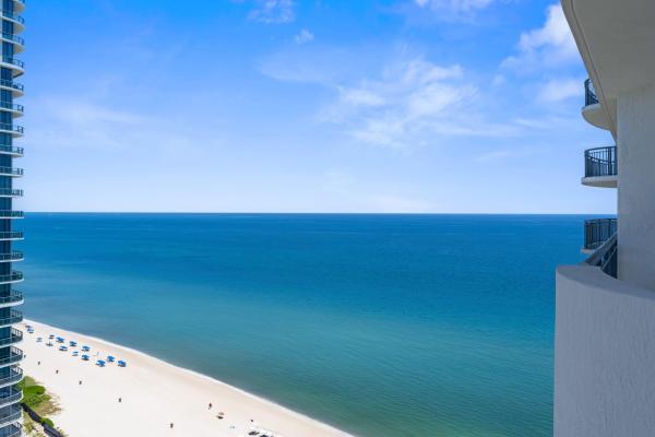 DoubleTree By Hilton Ocean Point Resort & Spa, 17375 Collins Ave #2406, Sunny Isles Beach, Florida 33160, image 2