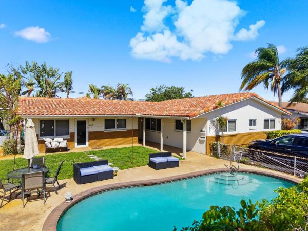 Garden Isles, 451 SE 1st Ave #A-B, Pompano Beach, Florida 33060, image 2