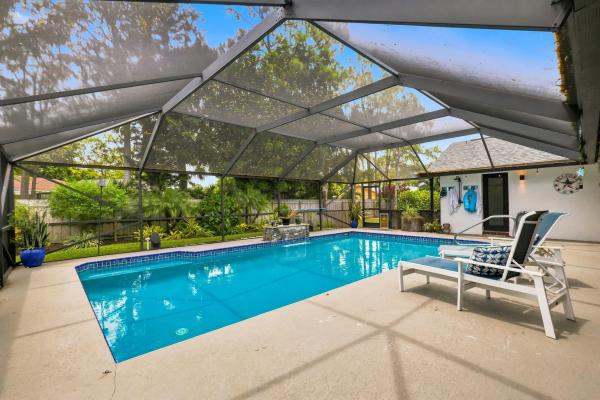 Pinewood Manor Of Wellington, 13972 Ishnala Cir, Wellington, Florida 33414, image 2