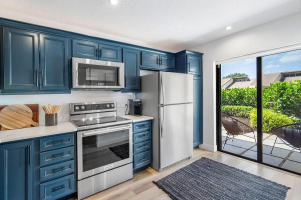 Hidden Pines Of Wellington, 12621 Shady Pines Ct, Wellington, Florida 33414, image 2