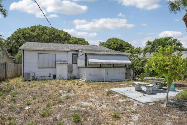 Lake Worth Town, 1222 N L St, Lake Worth Beach, Florida 33460, image 1