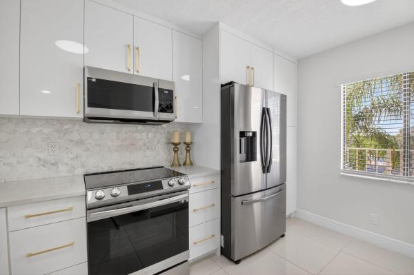 Huntington Lakes 5, 7310 Ashford Pl #505, Delray Beach, Florida 33446, image 2