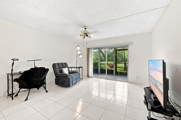 Huntington Lakes 4, 7321 Amberly Ln #110, Delray Beach, Florida 33446, image 2