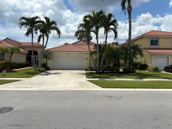5026 Prairie Dunes Village Cir, Lake Worth, Florida 33463, image 2