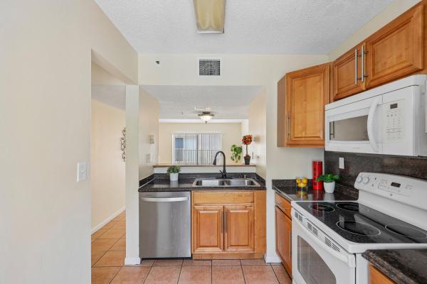 Riviera At Bonaventure, 167 Riviera Cir, Weston, Florida 33326, image 2