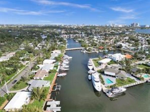 Cliff Lake Villas, 1050 SE 14th Pl #15B, Fort Lauderdale, Florida 33316, image 2